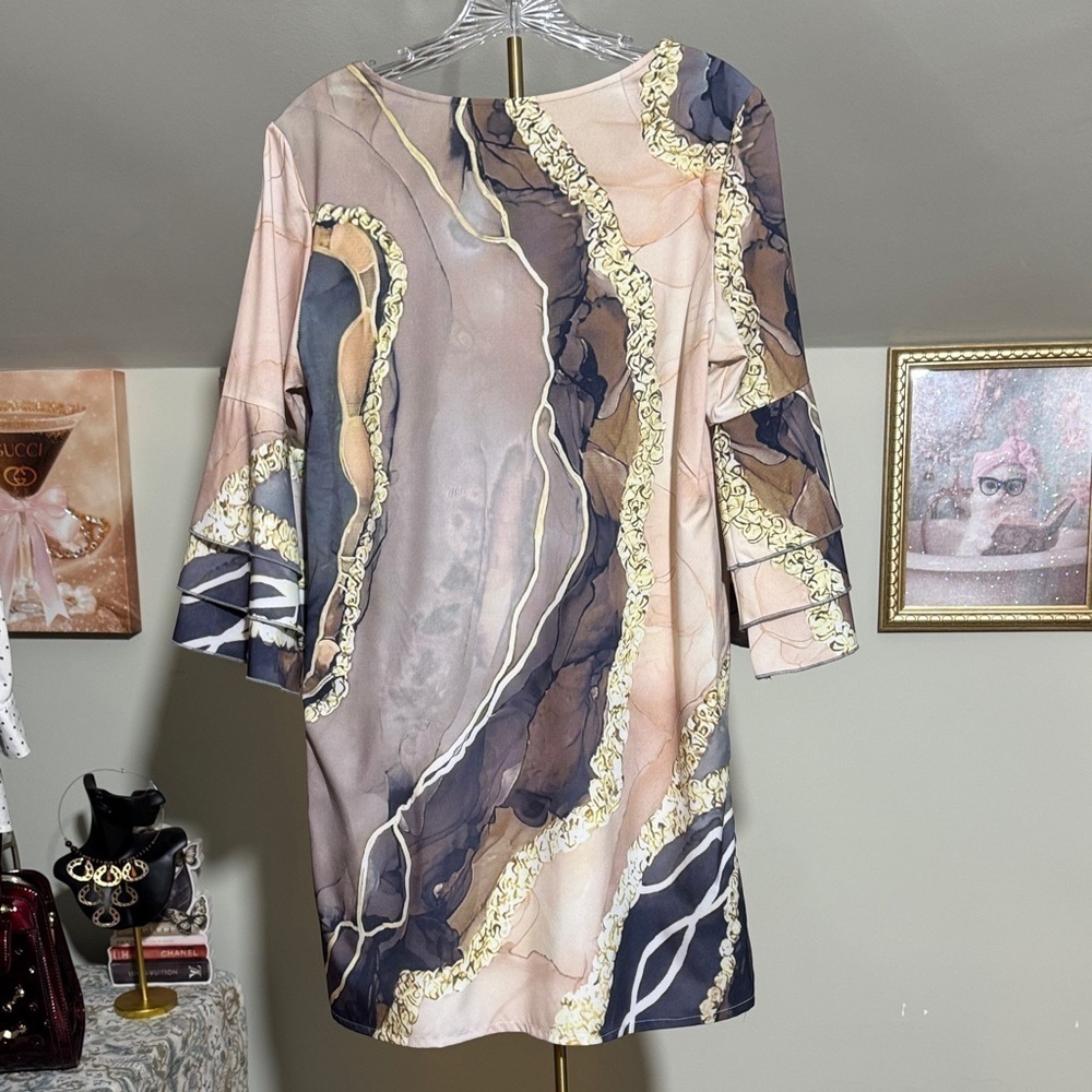 Abstract Patterned Dress Dry Cleaned - Picture 2 of 3